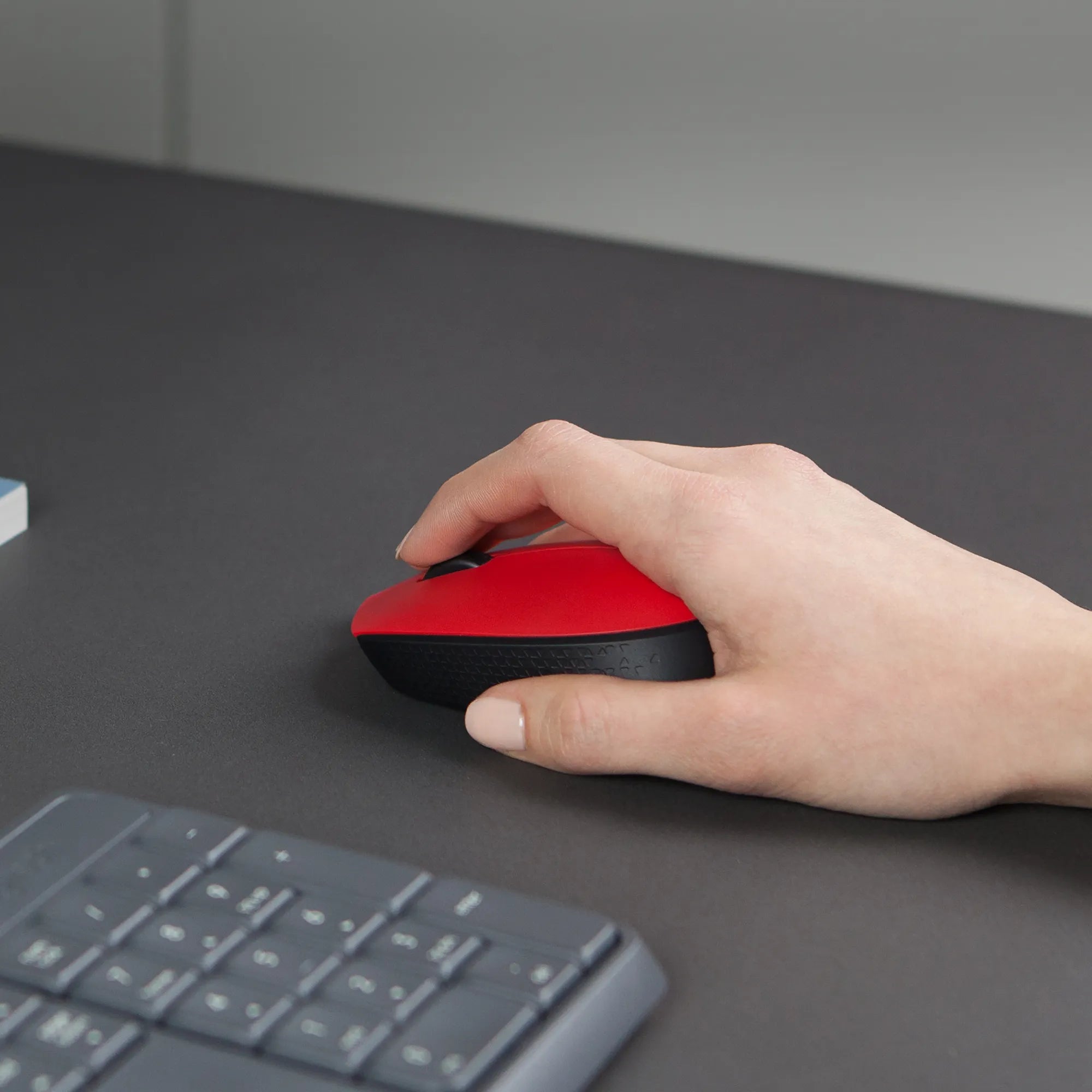 Logitech M170 Wireless Mouse, Ambidextrous, Optical, RF Wireless, 1000 DPI, Red
