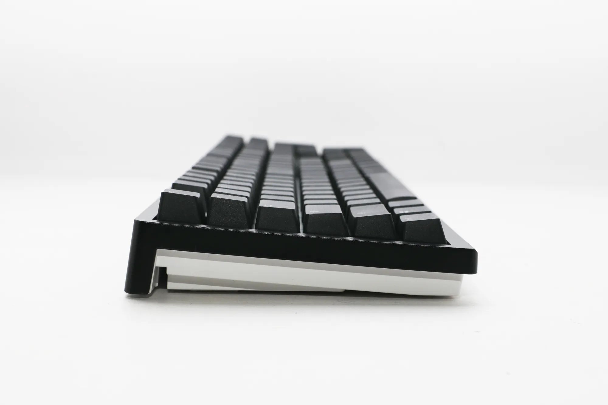 Ducky Keyboard Zero 6108 100% Cherry MX2A Red