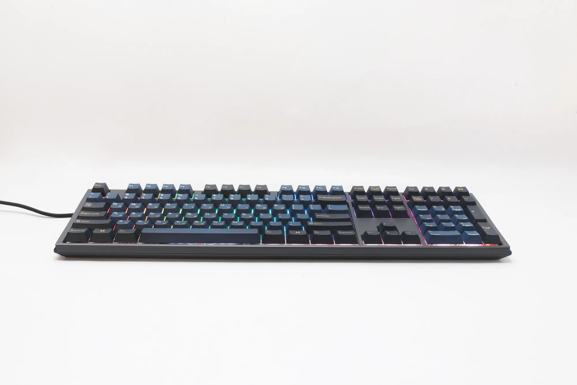 Ducky Keyboard One 3 Pro 100% Cherry MX2A Red .
