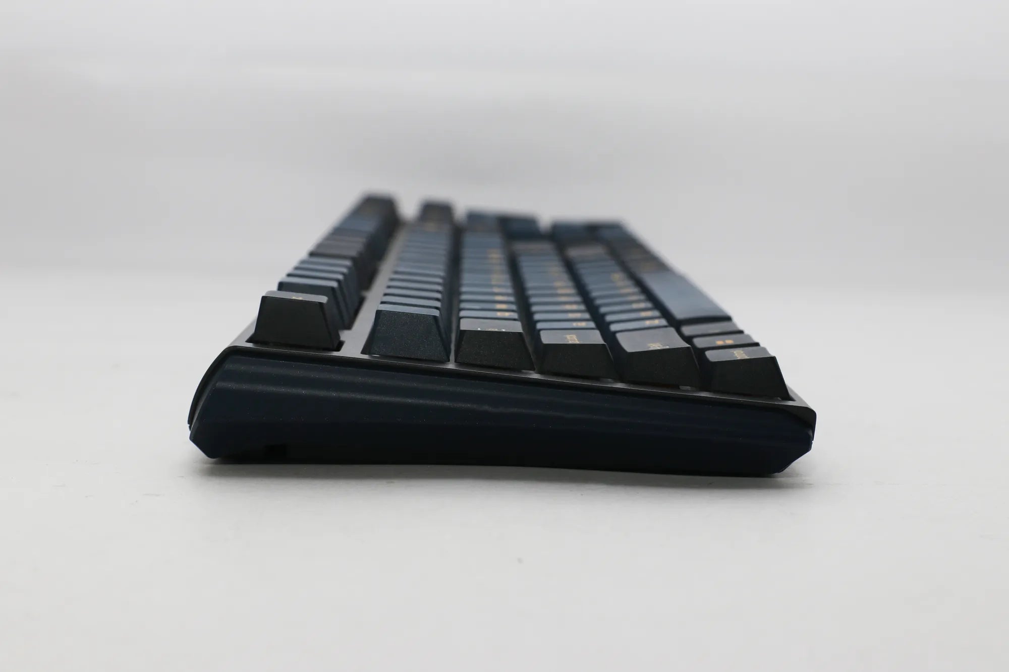 Ducky Keyboard One 3 Pro 100% Cherry MX2A Speed Silver.