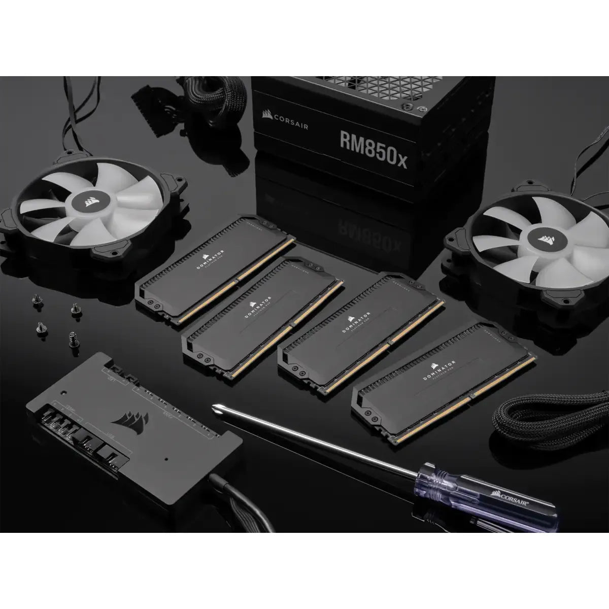 Corsair Dominator CMT32GX5M2B6400C32, 32 GB, 2 x 16 GB, DDR5, 6400 MHz, 288-pin DIMM