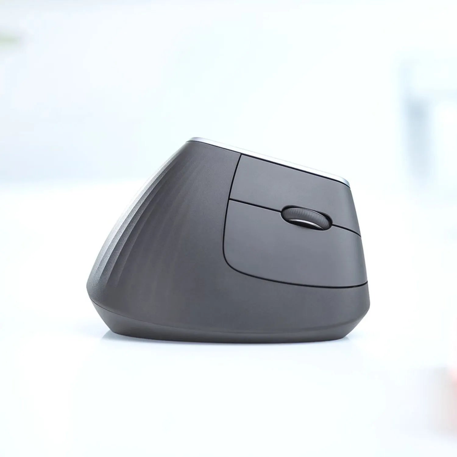 Logitech MX Vertical Advanced Ergonomic mouse, Right-hand, Optical, RF Wireless + Bluetooth, 4000 DPI, Graphite