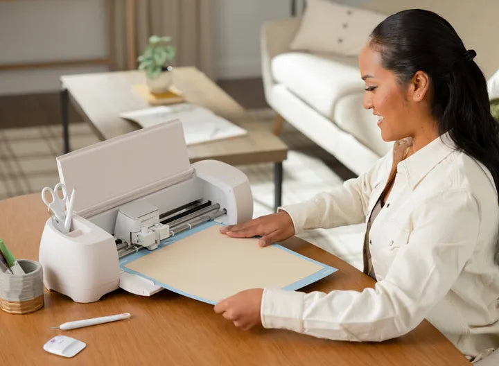 2011774 - Cricut Puff Iron-On 30.5 cm x 48.3 cm White